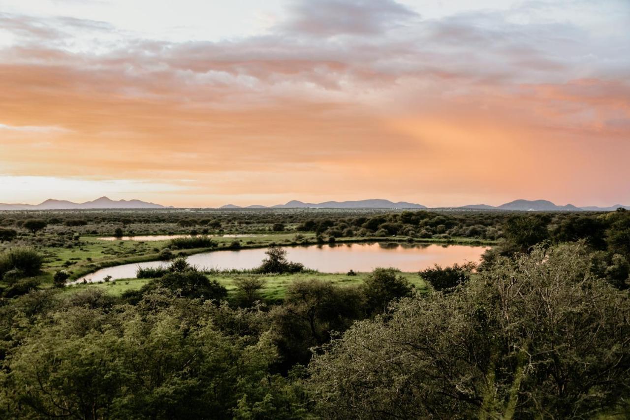 ווינדהוק Okapuka Safari Lodge מראה חיצוני תמונה