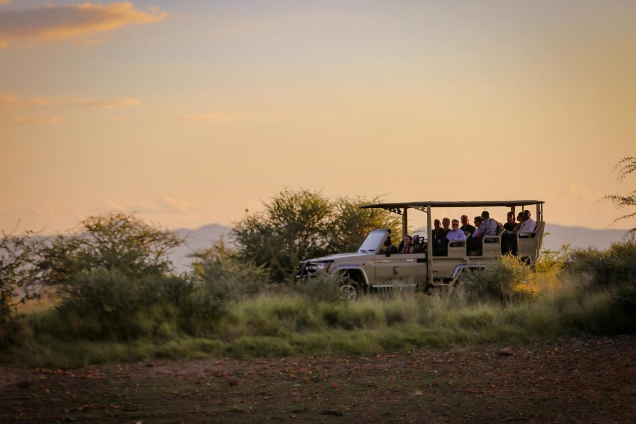 ווינדהוק Okapuka Safari Lodge מראה חיצוני תמונה