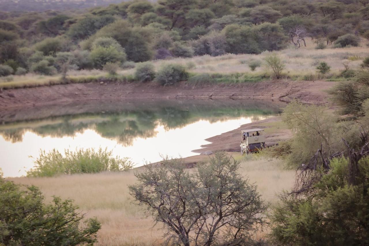 ווינדהוק Okapuka Safari Lodge מראה חיצוני תמונה